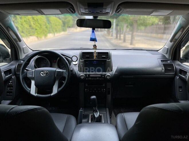 Toyota Land Cruiser Prado-8