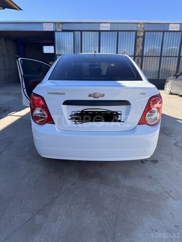 Chevrolet Aveo-4