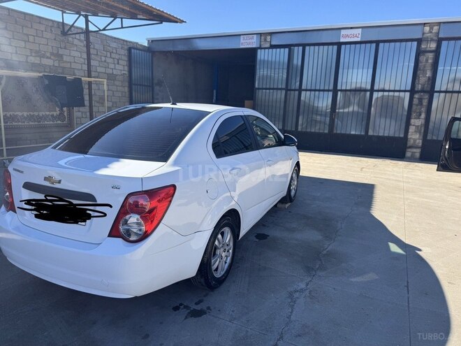 Chevrolet Aveo-5