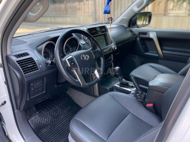 Toyota Land Cruiser Prado-10