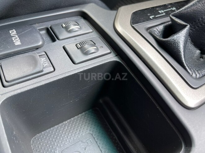 Toyota Land Cruiser Prado-12