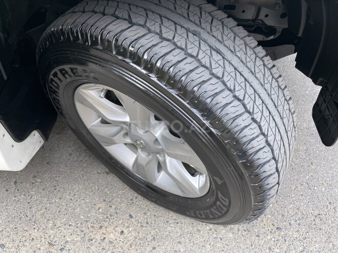 Toyota Land Cruiser Prado-19