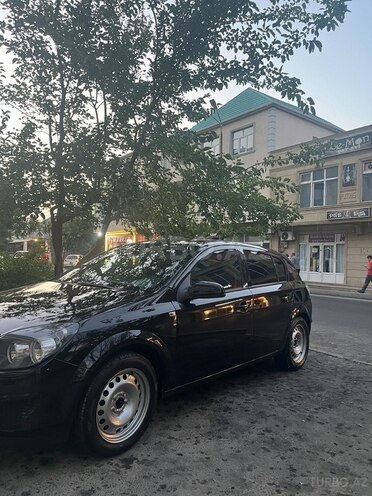 Opel Astra 2010, 228,000 km - 1.4 l - Bakı