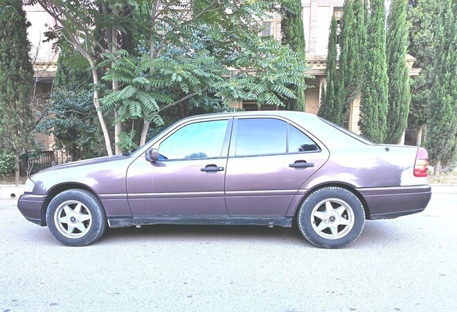 Mercedes C 220 d 1994, 40,058 km - 2.2 l - Gəncə