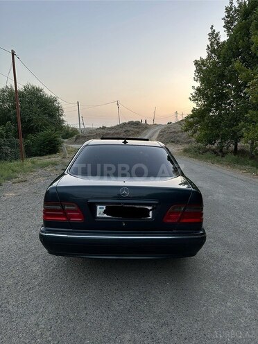 Mercedes E 280 2000, 529,000 km - 2.8 l - Füzuli