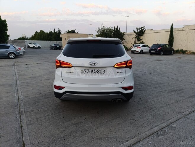 Hyundai Santa Fe-4