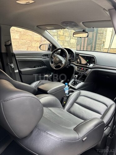 Hyundai Avante 2016, 210,000 km - 1.6 l - Bakı