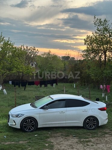 Hyundai Avante 2016, 210,000 km - 1.6 l - Bakı