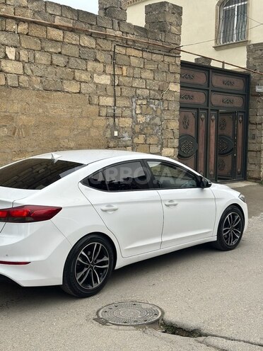 Hyundai Avante 2016, 210,000 km - 1.6 l - Bakı