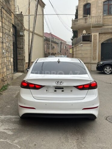 Hyundai Avante 2016, 210,000 km - 1.6 l - Bakı