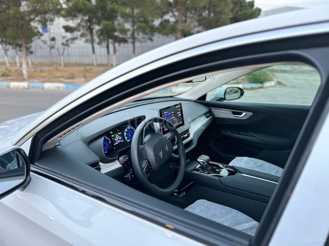 Hongqi  2025, 180 km - 0.0 l - Sumqayıt