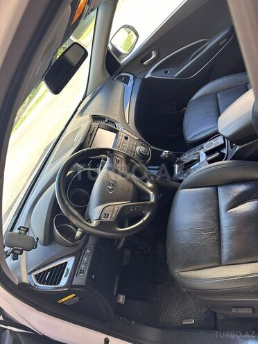 Hyundai Santa Fe-7