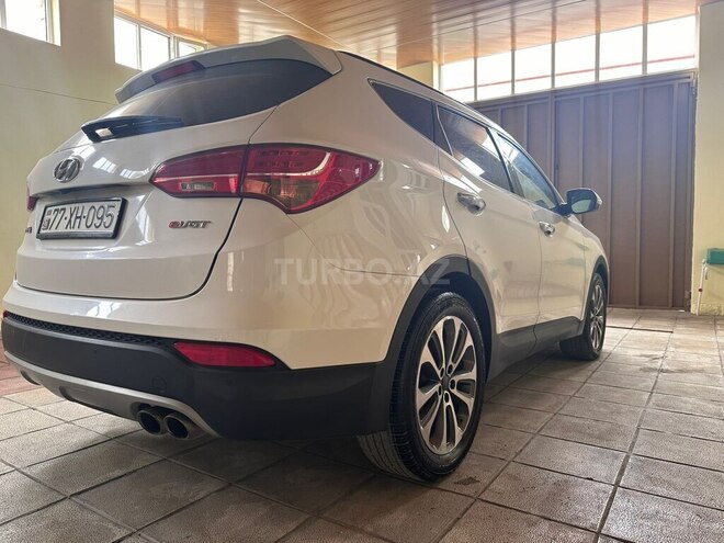 Hyundai Santa Fe-12
