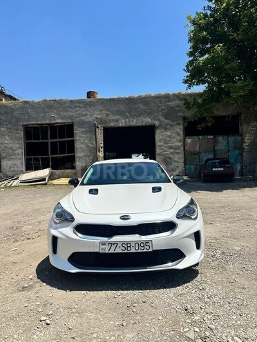 Kia Stinger-1