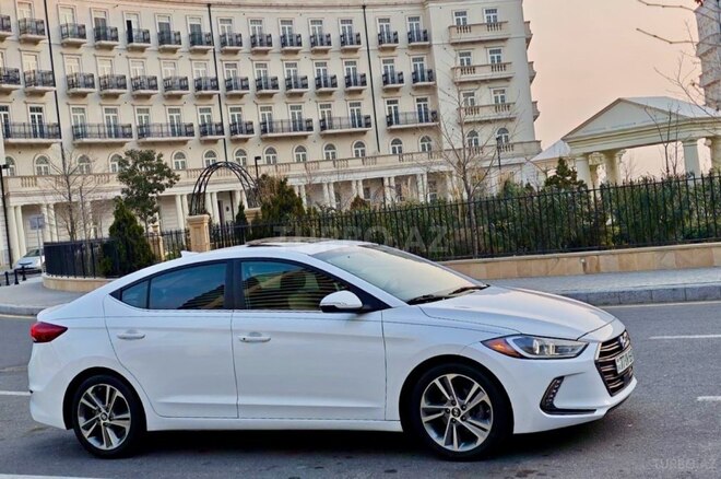 Hyundai Elantra 2018, 112,654 km - 2.0 л - Bakı