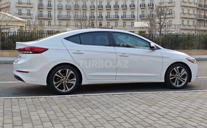 Hyundai Elantra 2018, 112,654 km - 2.0 л - Bakı
