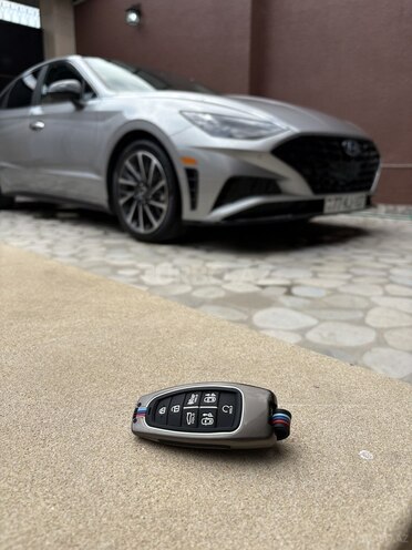 Hyundai Sonata-14