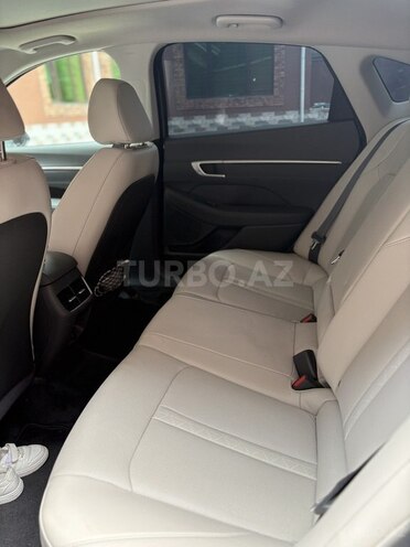 Hyundai Sonata-17