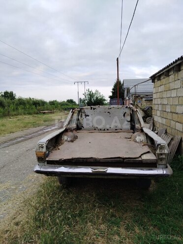 GAZ 24 1998, 800,000 km - 2.4 l - Quba
