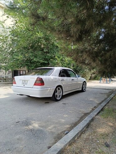 Mercedes C 230 1999, 297,000 km - 2.3 l - Salyan