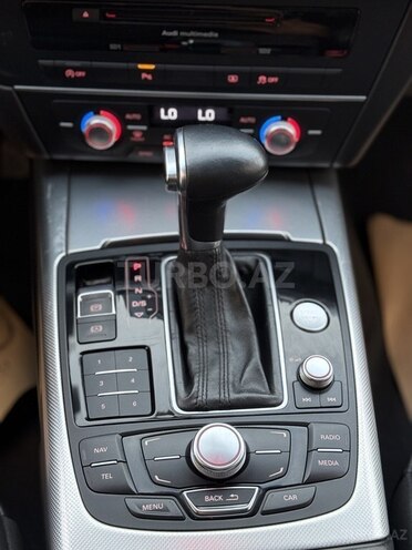Audi A6-11