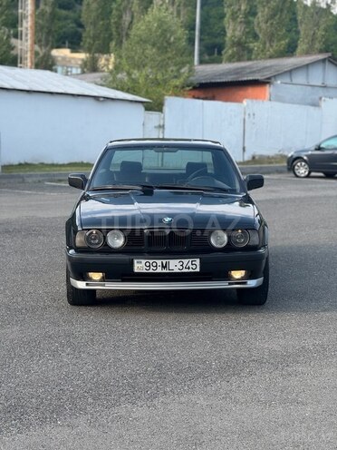 BMW 520 1991, 172,000 km - 2.0 l - Şəki