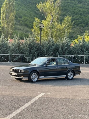 BMW 520 1991, 172,000 km - 2.0 l - Şəki