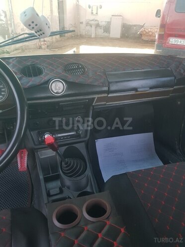 LADA (VAZ) 2106 1988, 70,000 km - 1.6 l - Salyan