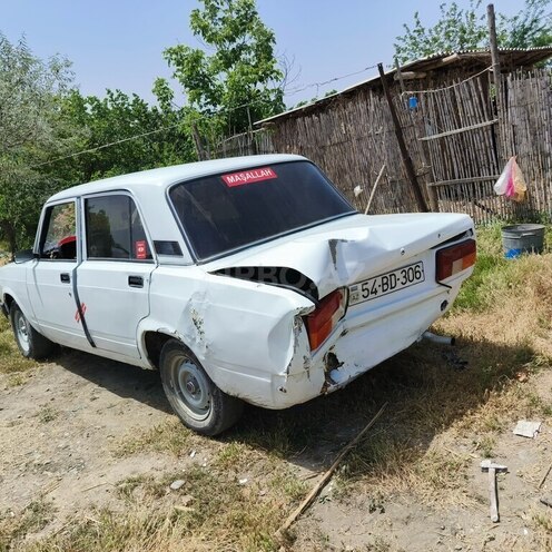 LADA (VAZ) 2105 1982, 40,000 km - 1.6 л - Sabirabad