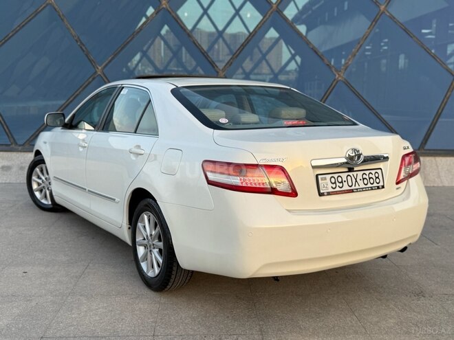 Toyota Camry-7