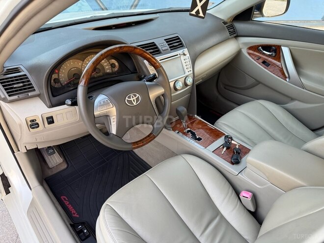Toyota Camry-12
