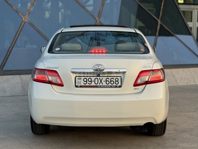 Toyota Camry-9
