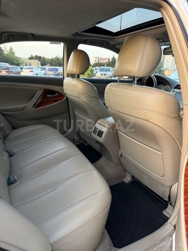 Toyota Camry-16
