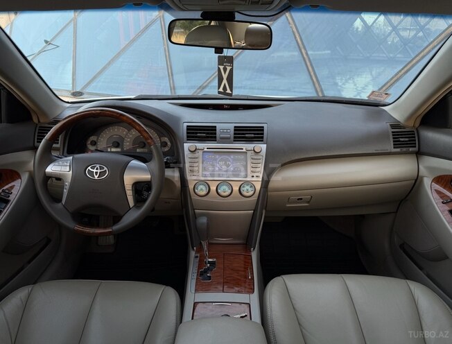 Toyota Camry-14