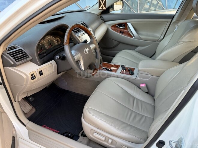 Toyota Camry-11