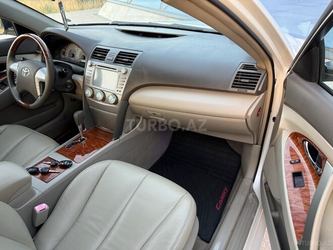 Toyota Camry-10