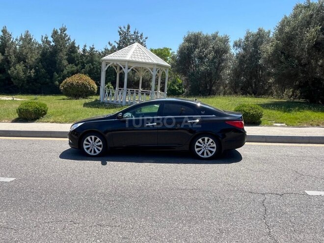 Hyundai Sonata-2
