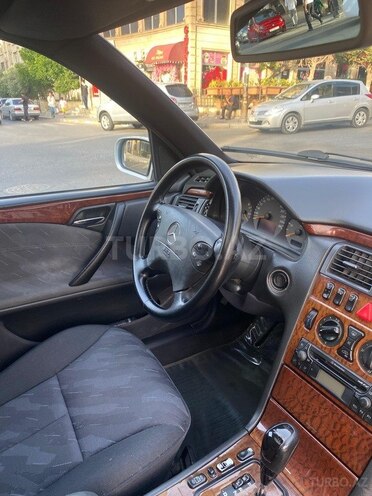 Mercedes E 270 2001, 400,000 km - 2.7 l - Bakı