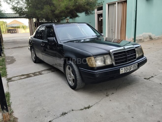 Mercedes E 260 1988, 456,785 km - 2.6 l - Salyan