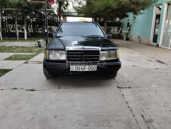 Mercedes E 260 1988, 456,785 km - 2.6 l - Salyan