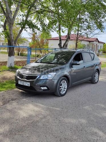 Kia Ceed 2009, 230,000 km - 1.6 л - Bakı