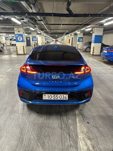Hyundai IONIQ-8