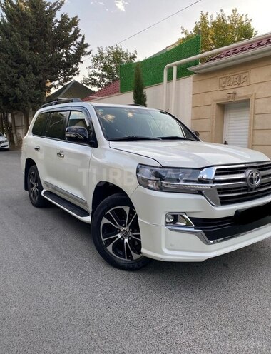 Toyota Land Cruiser-2