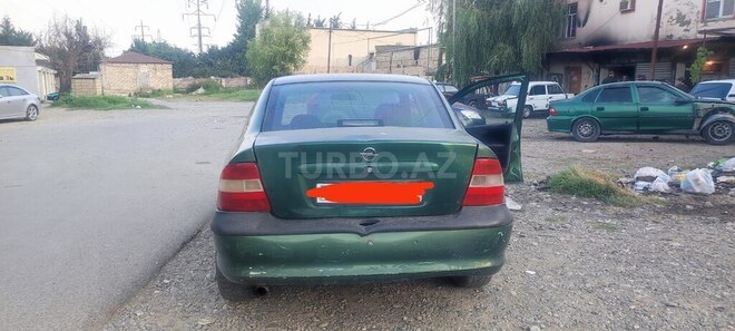 Opel Vectra 1997, 323,311 km - 1.6 l - Xudat