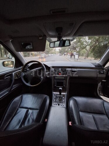 Mercedes E 320 2000, 360,200 km - 3.2 l - Bakı