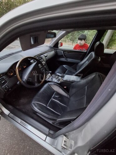 Mercedes E 320 2000, 360,200 km - 3.2 l - Bakı