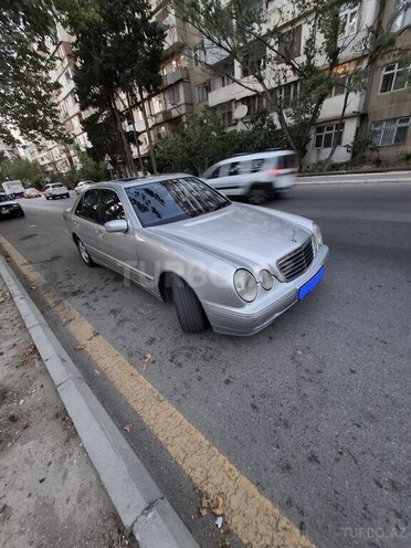 Mercedes E 320 2000, 360,200 km - 3.2 l - Bakı