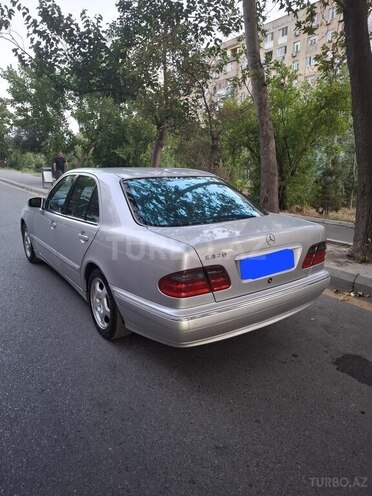 Mercedes E 320 2000, 360,200 km - 3.2 l - Bakı