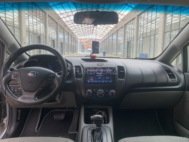 Kia Forte-10