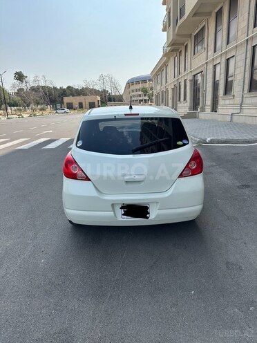 Nissan Tiida-8